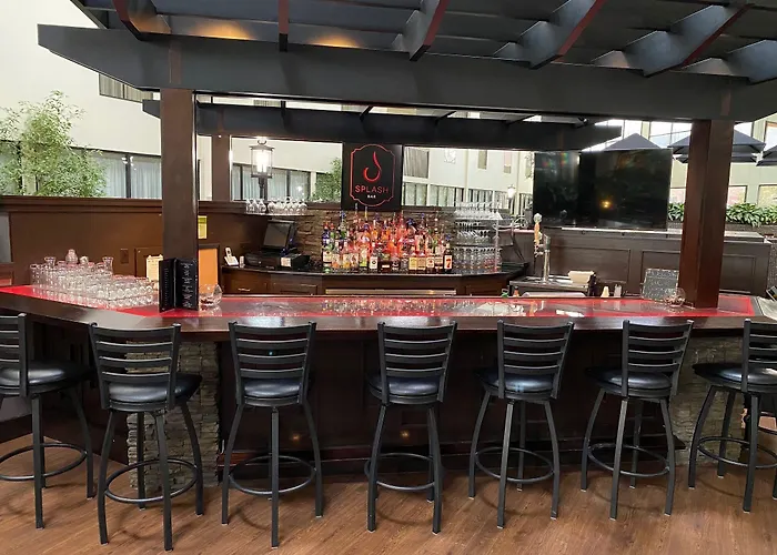 The Atrium On Third 2*