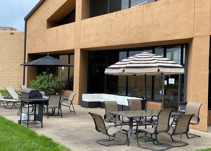 The Atrium On Third 2*